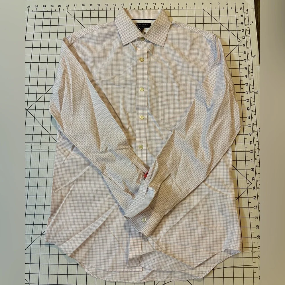 Banana Republic Men’s Size Small Pink Non Iron Classic‎ Fit Button Down Shirt